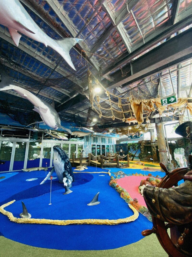 Undersea putt and play arcade amusement centre redcliffe moreton bay region whale